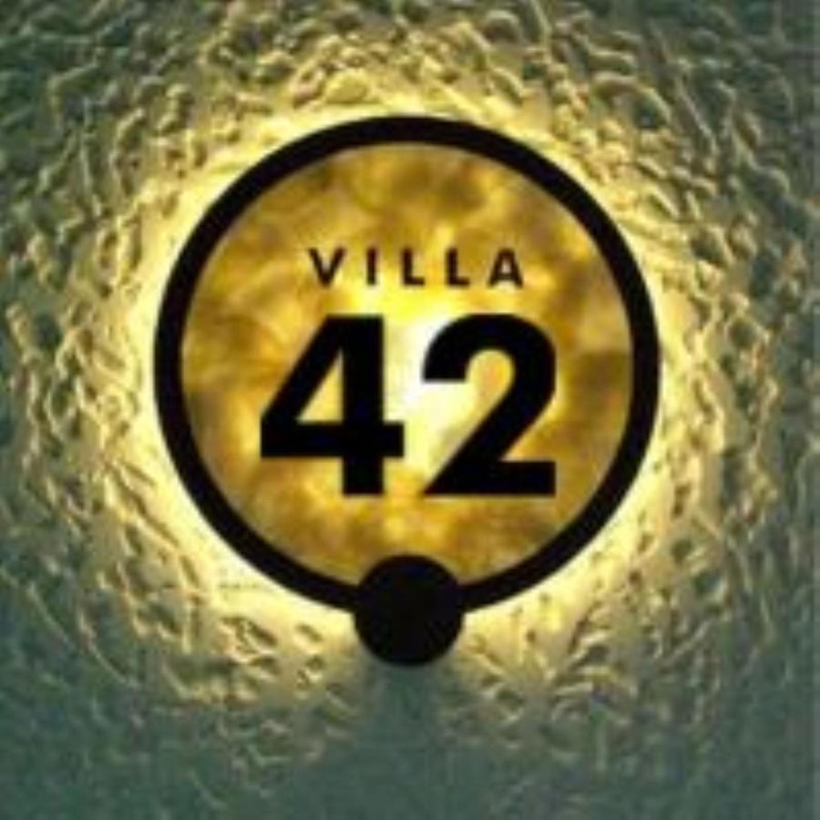 لوكسفيلا 42 ليكى المظهر الخارجي الصورة